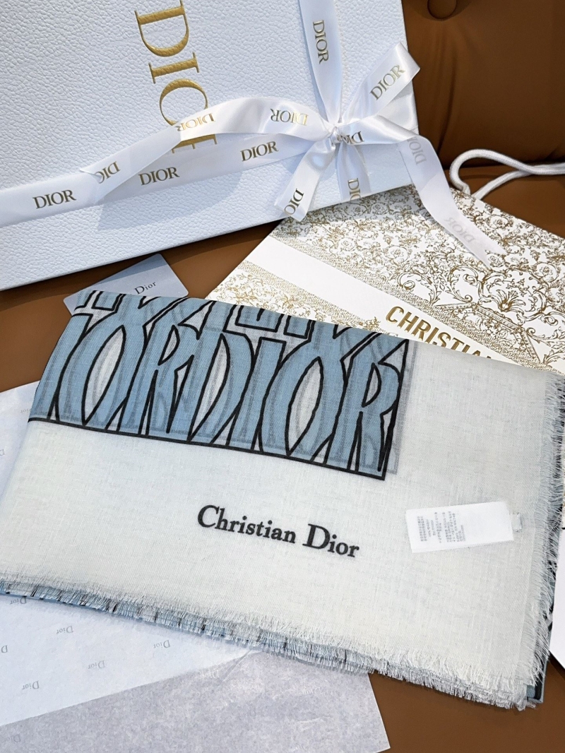 CHRISTIAN DIOR